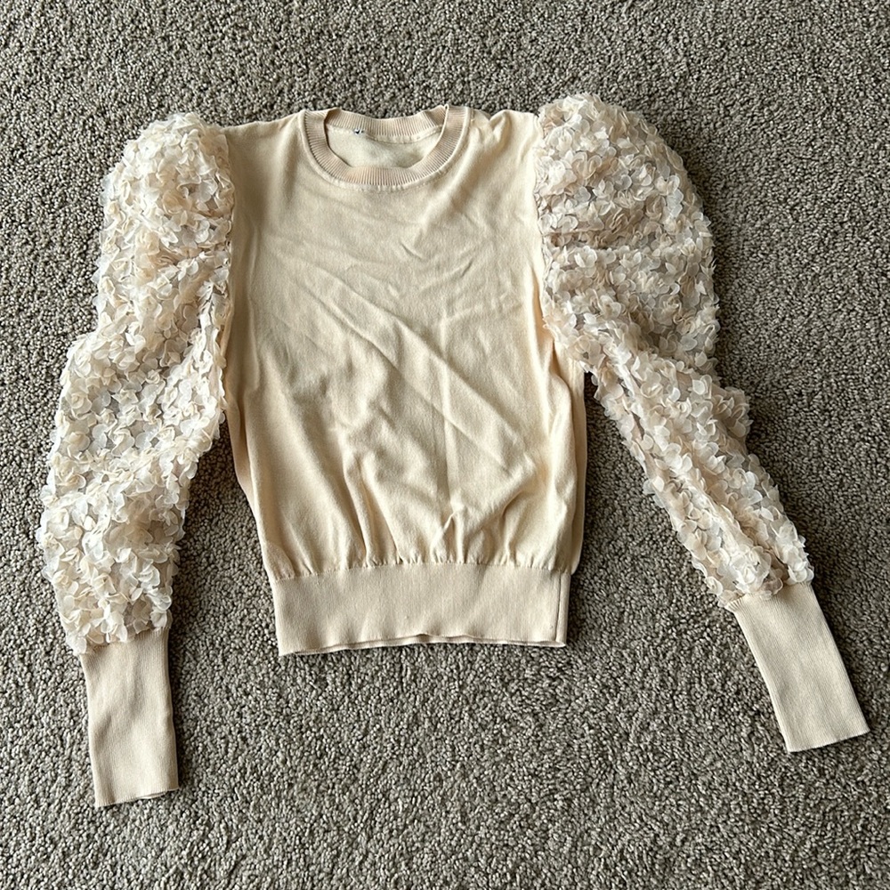 zara poufy shoulder TULLE floral/long sleeve top, NUDE. size XS